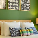 Appartement 3-bedroom 2-bathroom, Centrally Located Ground-floor -no Stairs Istambul