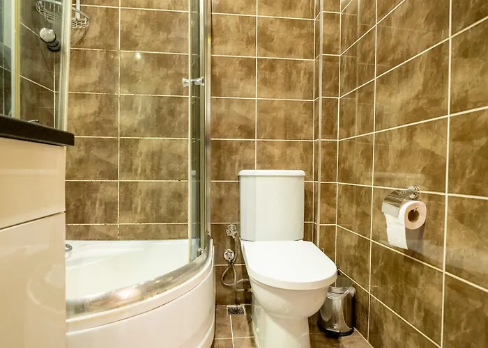 3-bedroom 2-bathroom, Centrally Located Ground-floor -no Stairs