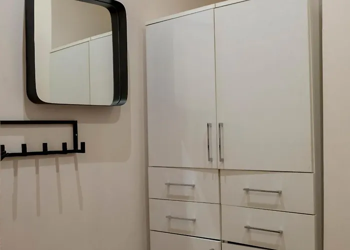 3-bedroom 2-bathroom, Centrally Located Ground-floor -no Stairs Apartamento Estambul