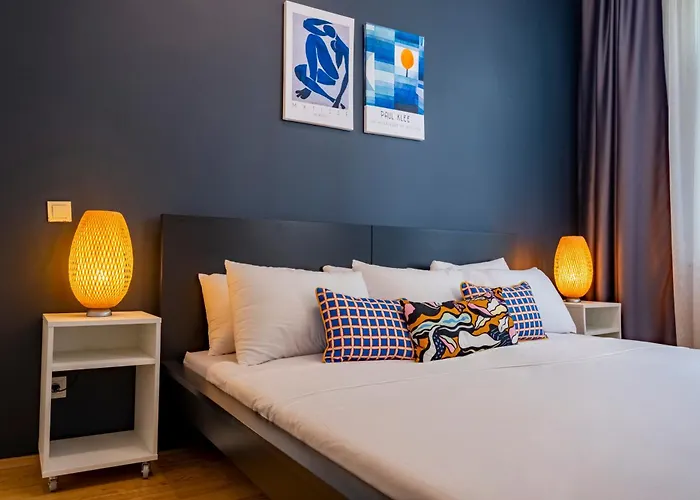 3-bedroom 2-bathroom, Centrally Located Ground-floor -no Stairs *