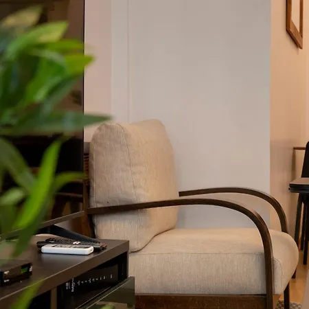 Appartement 3-bedroom 2-bathroom, Centrally Located Ground-floor -no Stairs Istanboel
