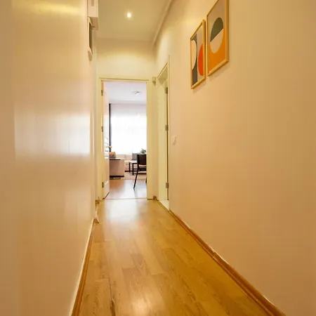 3-bedroom 2-bathroom, Centrally Located Ground-floor -no Stairs *