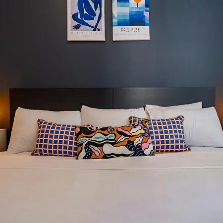 3-bedroom 2-bathroom, Centrally Located Ground-floor -no Stairs *