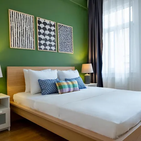 3-bedroom 2-bathroom, Centrally Located Ground-floor -no Stairs Istambul