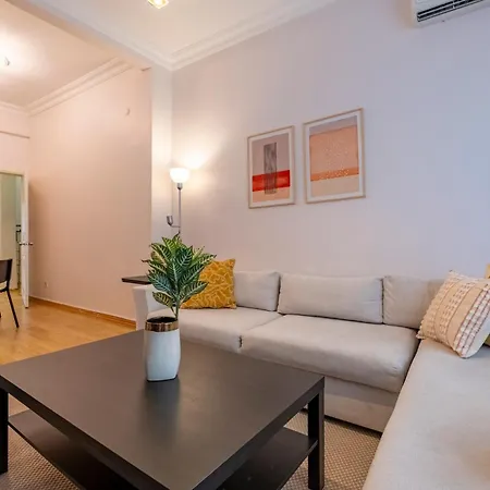 3-bedroom 2-bathroom, Centrally Located Ground-floor -no Stairs Appartement *