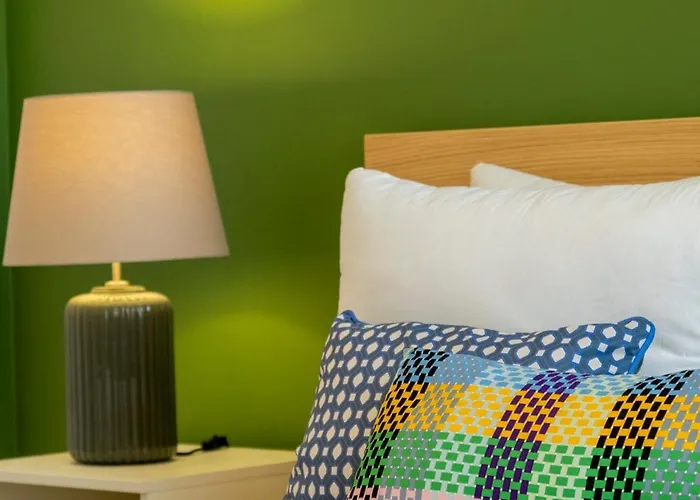 3-bedroom 2-bathroom, Centrally Located Ground-floor -no Stairs Istambul