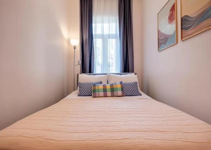 3-bedroom 2-bathroom, Centrally Located Ground-floor -no Stairs Appartement Istambul