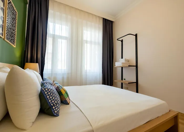 Appartement 3-bedroom 2-bathroom, Centrally Located Ground-floor -no Stairs Istambul