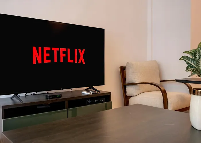 3-bedroom 2-bathroom, Centrally Located Ground-floor -no Stairs *